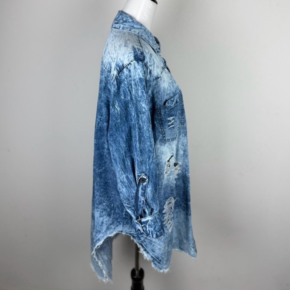 Thrill Jeans Distressed Denim Shirt Tunic Blue Acid Wash Size 1X - Picture 3 of 8